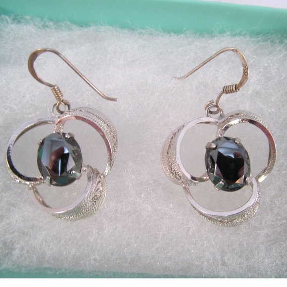 Sterling Silver Filigree Leaf Hematite Pierced Earrings Signed - Picture 1 of 11